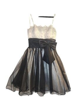 Masquerade Formal homecoming dress Sz 3/4 White Embroidered Lace Satin Bow Tulle